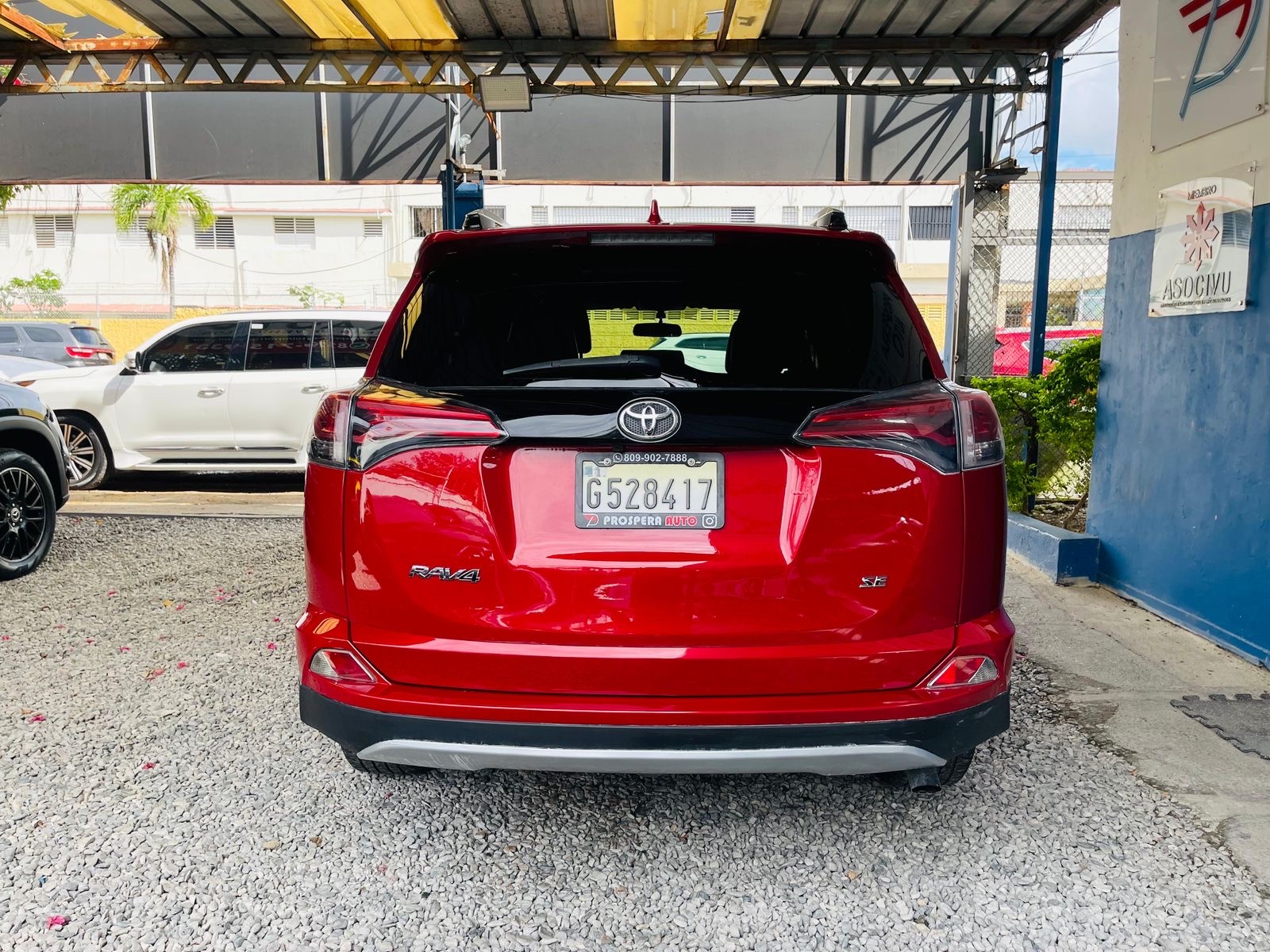 jeepetas y camionetas - Vendo Toyota RAV4 SE 2016 3
