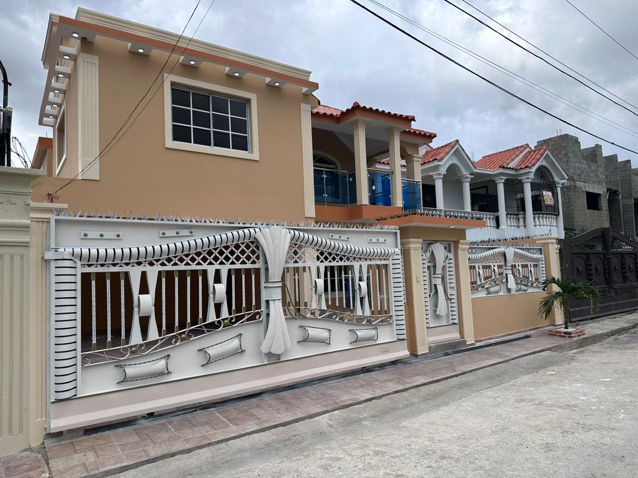 casas - Amplia Casa de 2 Niveles en Prado Oriental - Lista para Entregar 0