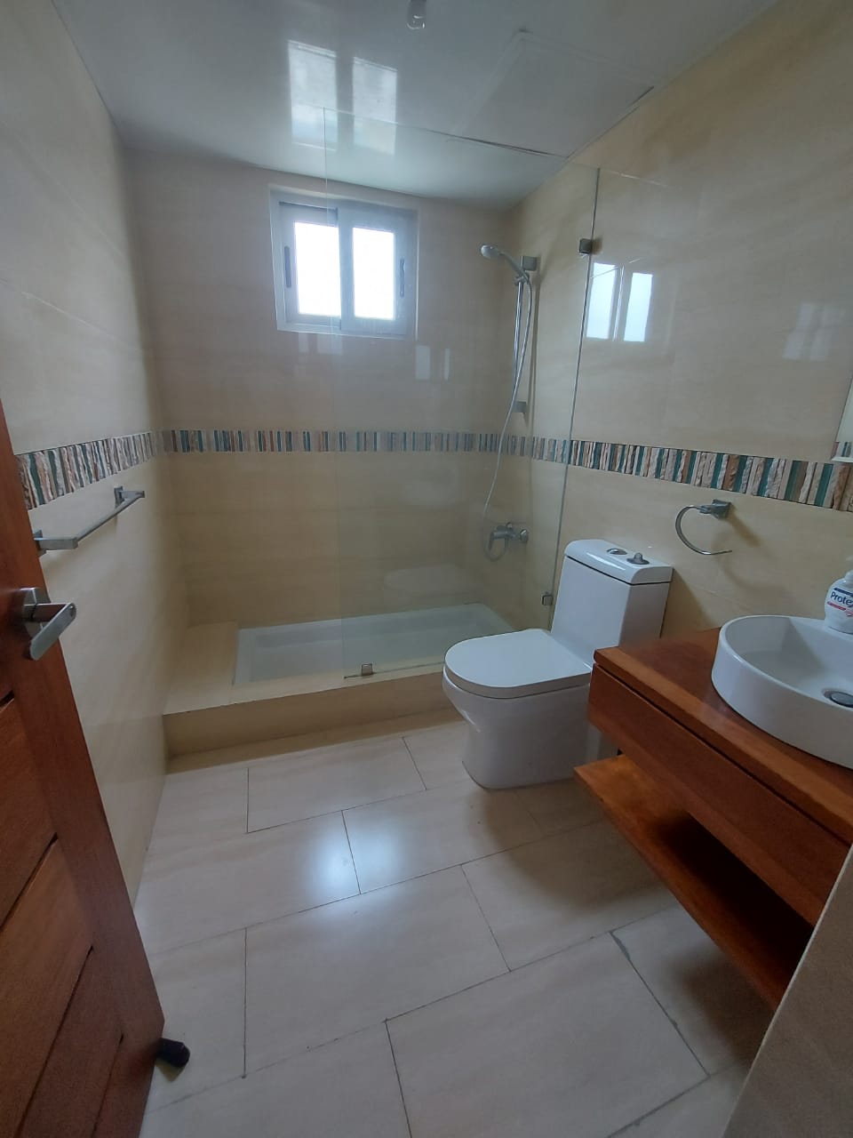apartamentos - Piantini Moderno Apartamento Amueblado con Balcón  7