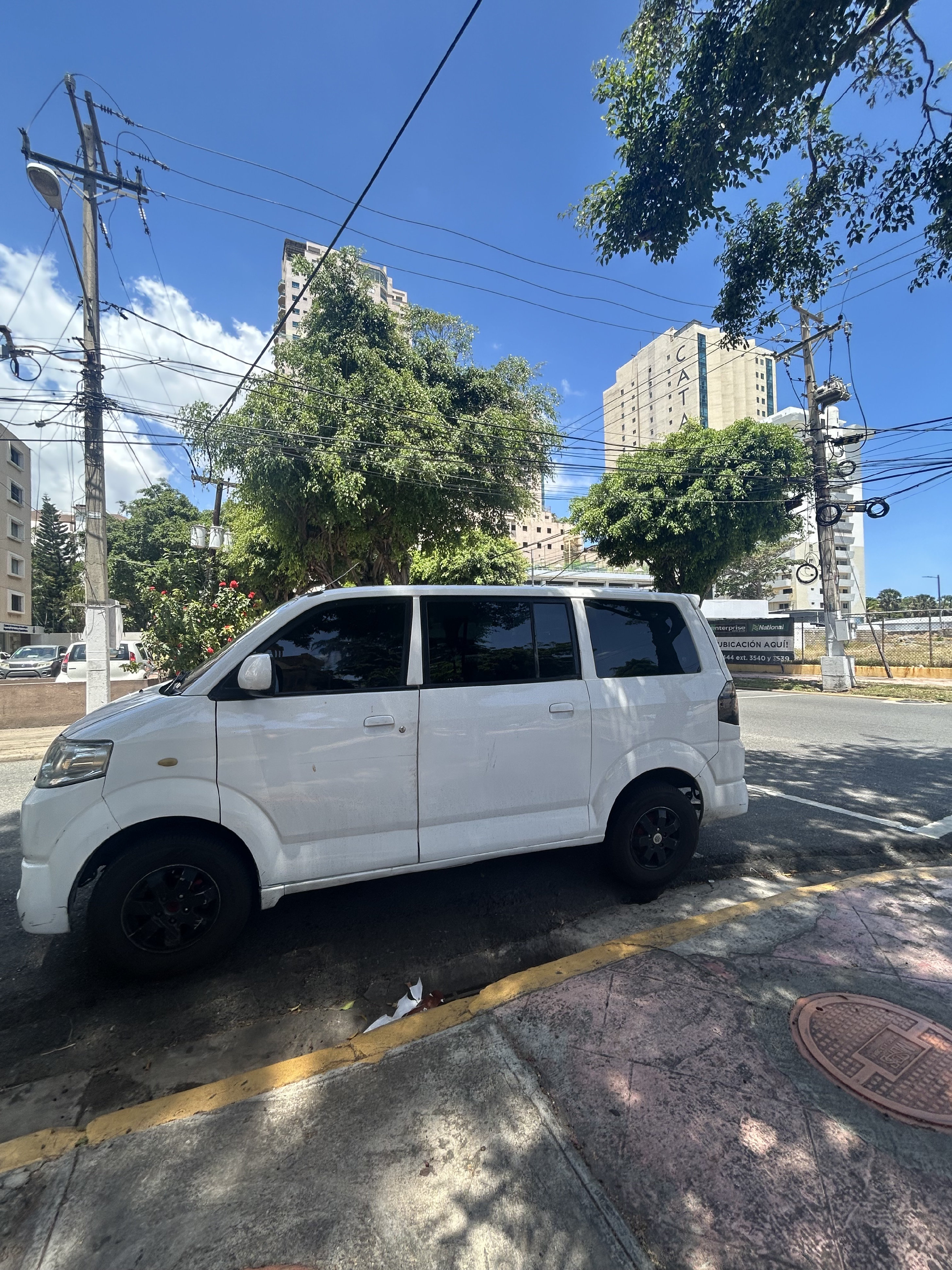 jeepetas y camionetas - Se vende Suzuki APV 2011- Automático, gasolina y gas