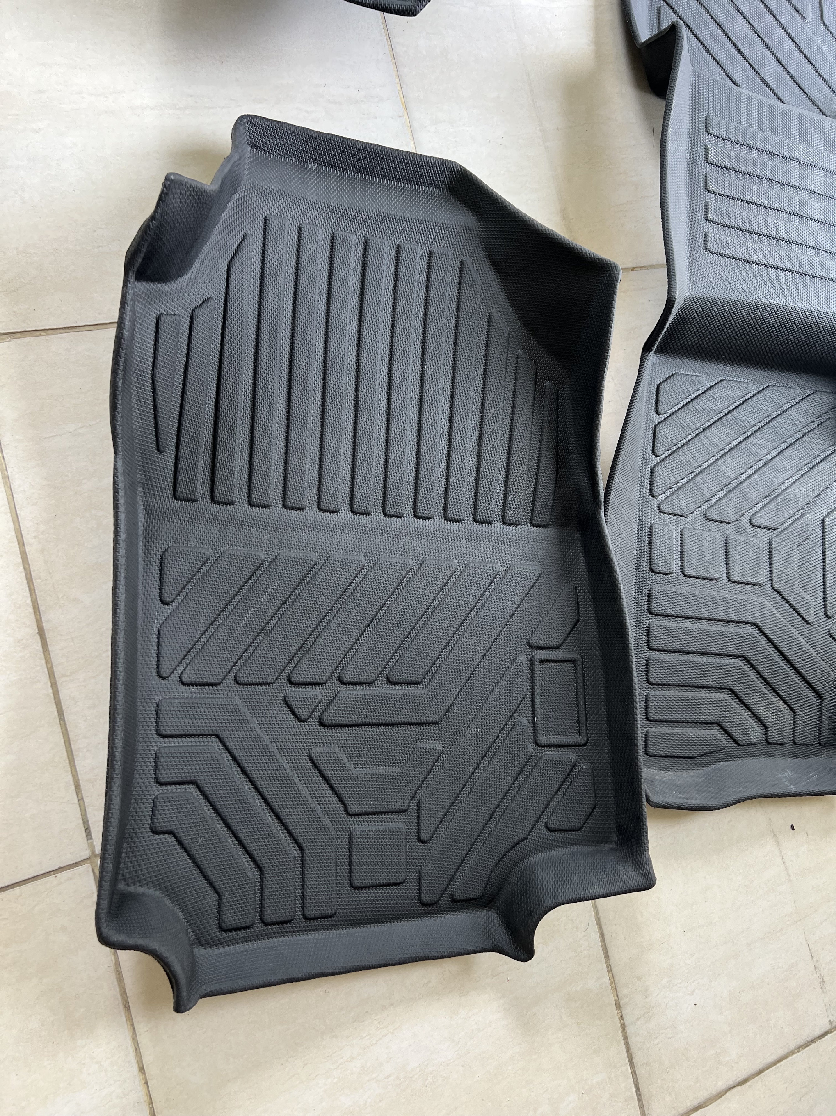 accesorios para vehiculos - alfombras tipo bandeja rav4 2020-2024 0