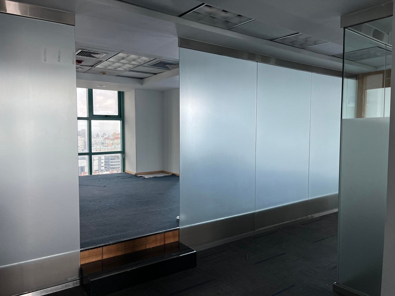 oficinas y locales comerciales - Alquiler Lujoso Torre Corporativo Piantini Local de 540 m2 6