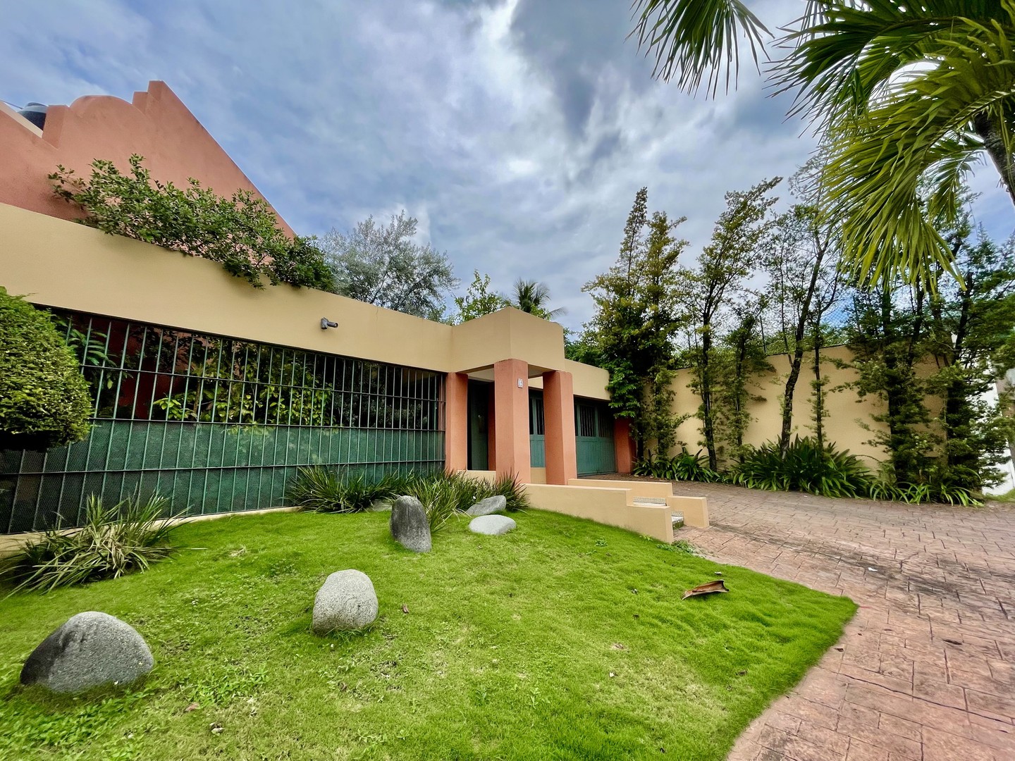 casas - Los Rios amplia casa de 3 habitaciones 6 parqueos  0