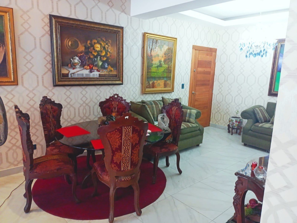 apartamentos - ‼Se vende amplio apartamento a pocas esquinas de la Churchill. 3
