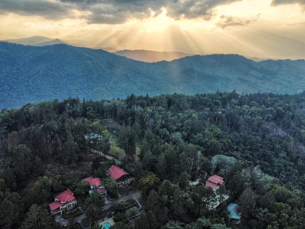 casas vacacionales y villas - Vendo Villa  de Oportunidad 
En la Cumbre (Bonao)


Precio Oferta U$ 300,000 Tas 8