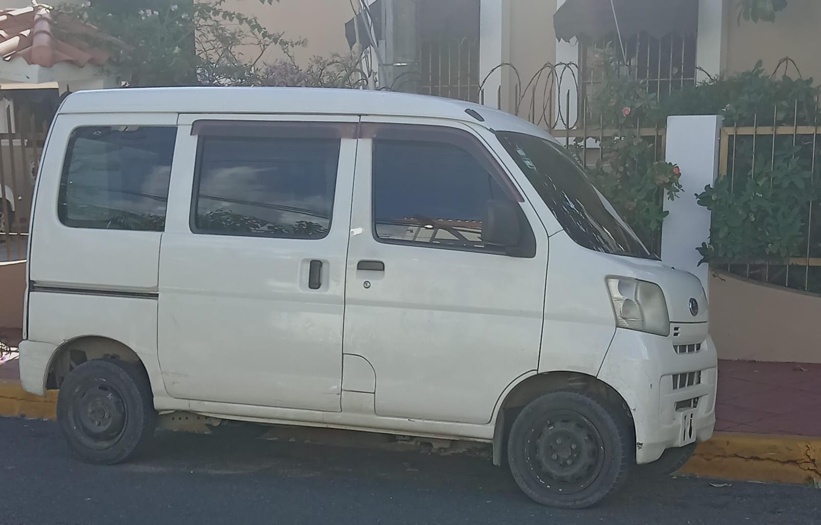 carros - Se vende guagua de hijet 2014 5