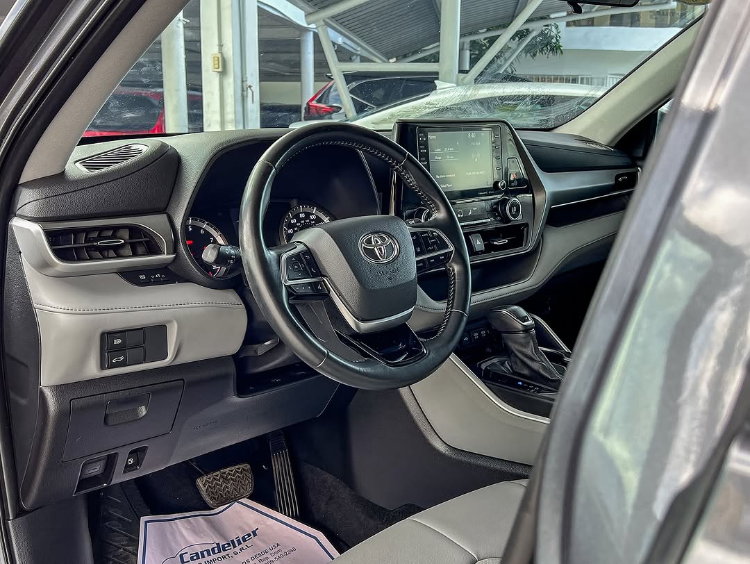 jeepetas y camionetas - TOYOTA HIGHLANDER LE PLUS 2021❗️

Motor de 6 cilíndros 3.5L
Sistema ECO
 5