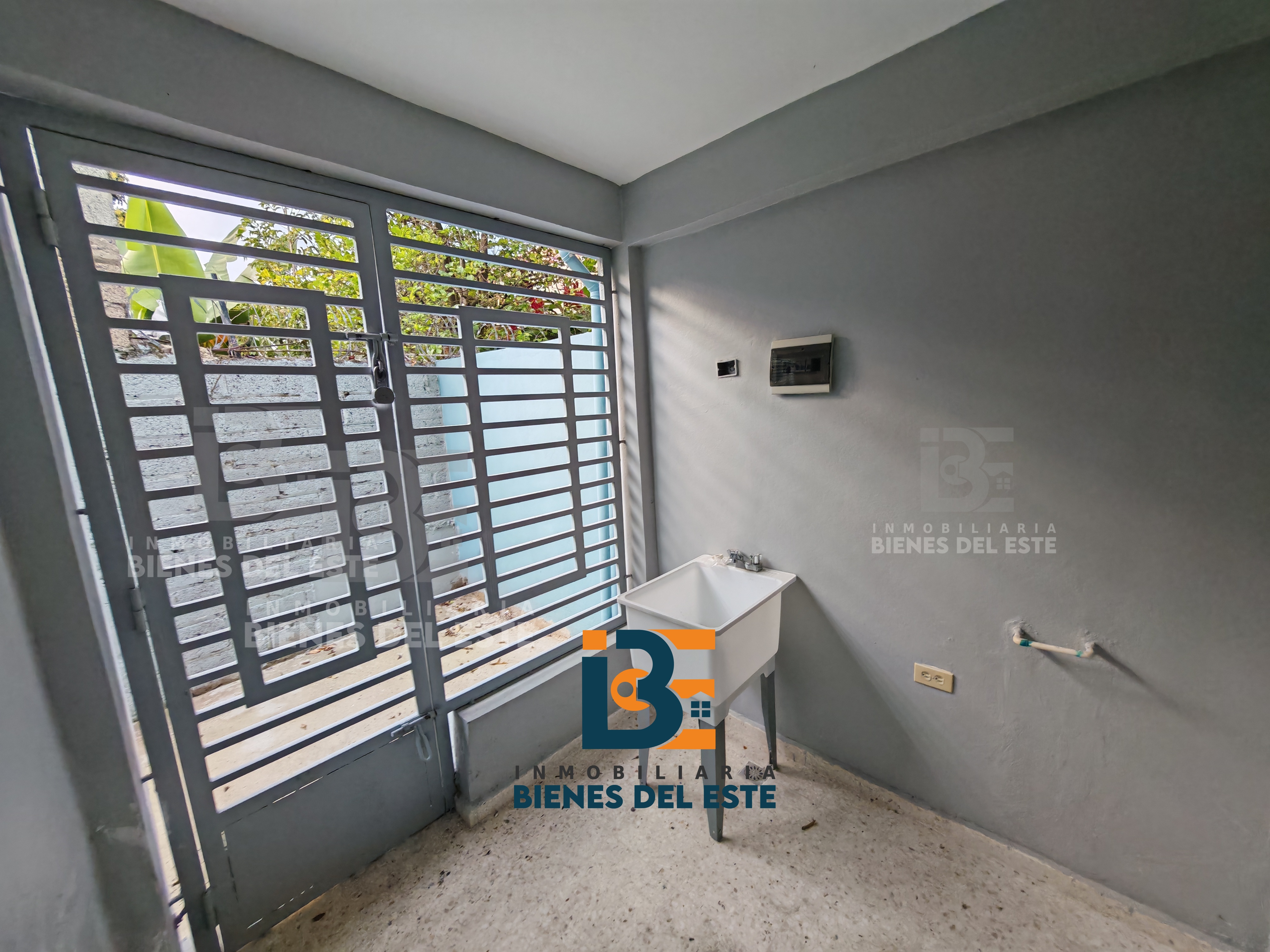 apartamentos - SE RENTA AMPLIO Apartamento en el Invi 3