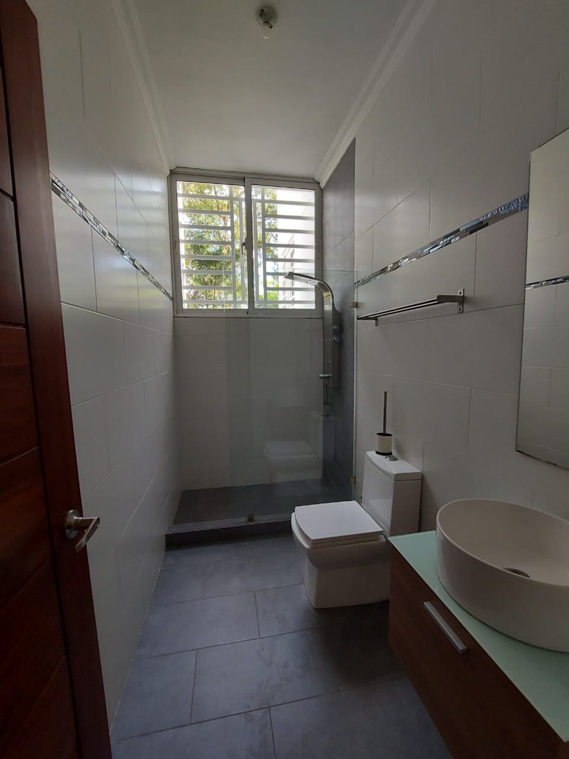 apartamentos -  APARTAMENTO REMODELADO IMPECABLE  EN AV. ANACAONA 4