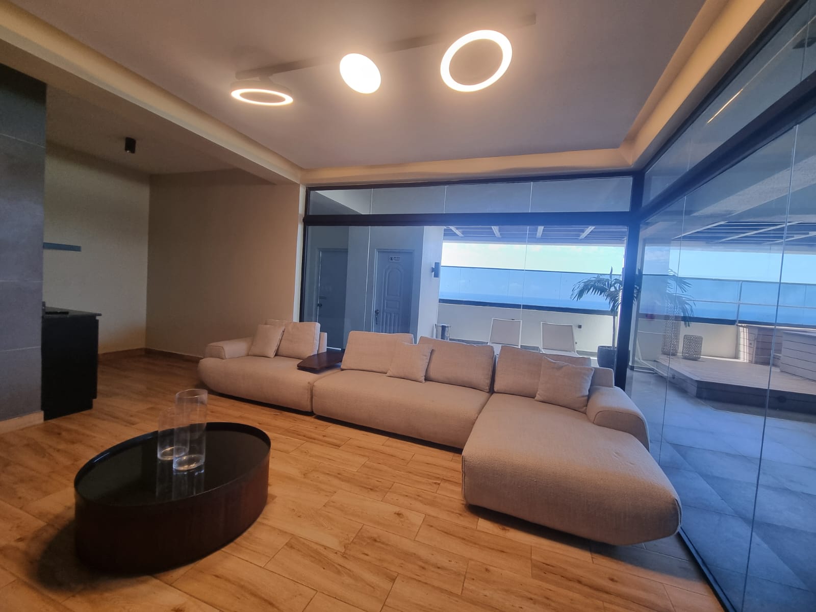 apartamentos - *BELLA VISTA  ALQUILO MODERNA TORRE CON AREA SOCIALES SIN INTERMEDIARIOS* 1
