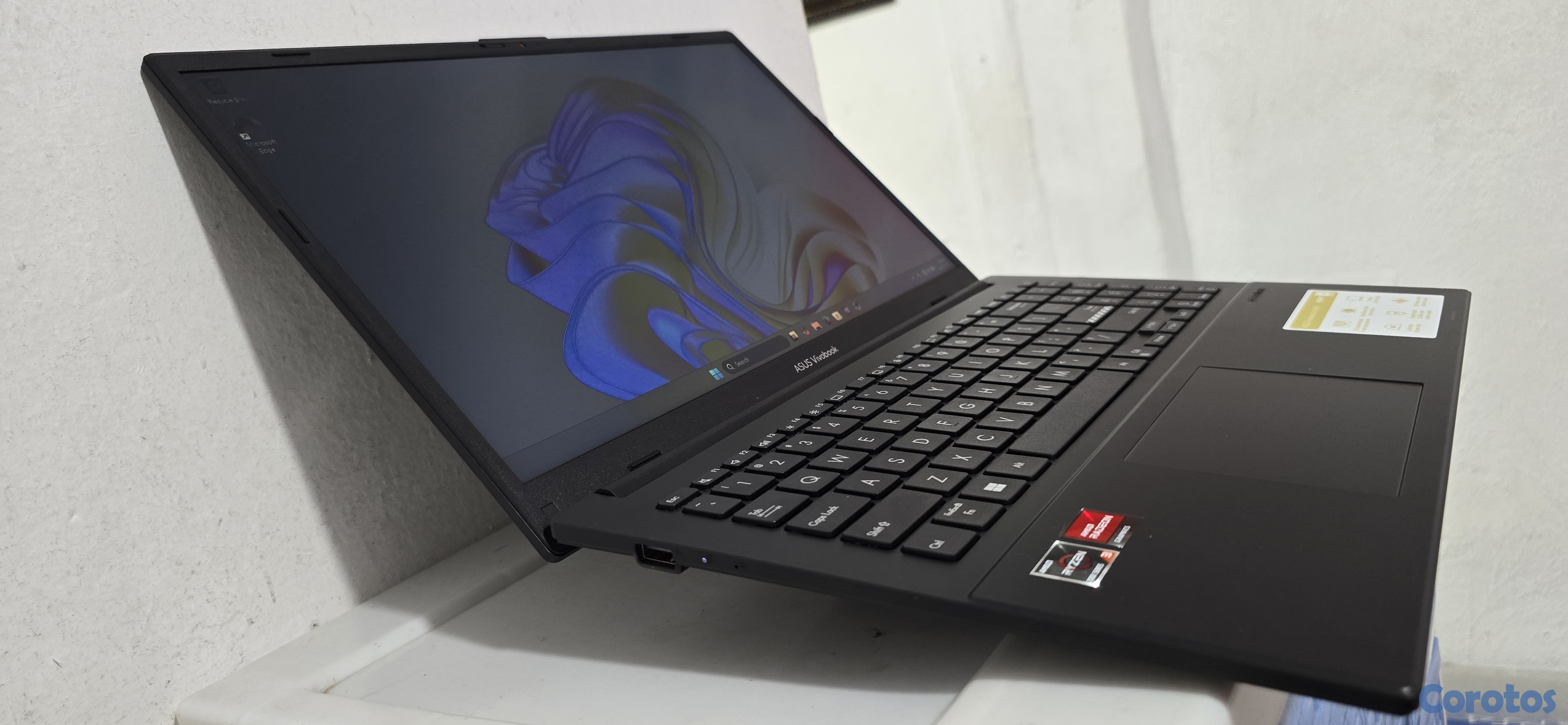 computadoras y laptops - laptop Asus Gamer 15 Ryzen 3 7320u 13th Gen  Ram 8gb Disco 128gb SSD nuevo  2