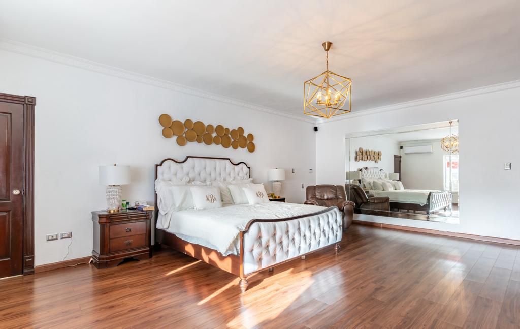 casas - Casa 5 habitaciones 5 baños 4 parqueos Alquiler o Venta en Arroyo Hondo II 4