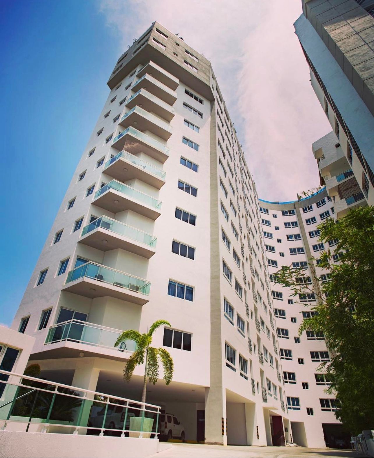 apartamentos - Apto en Torre moderna  del  VERGEL,  147 Mts.2, 2 HABS, 5to Piso, METROPOLITANA, 3