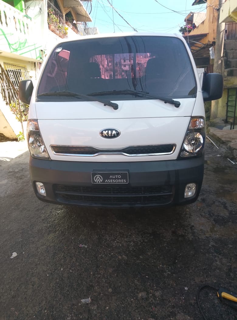 jeepetas y camionetas - Camión Kia K2700, año 2021, como nuevo. 3