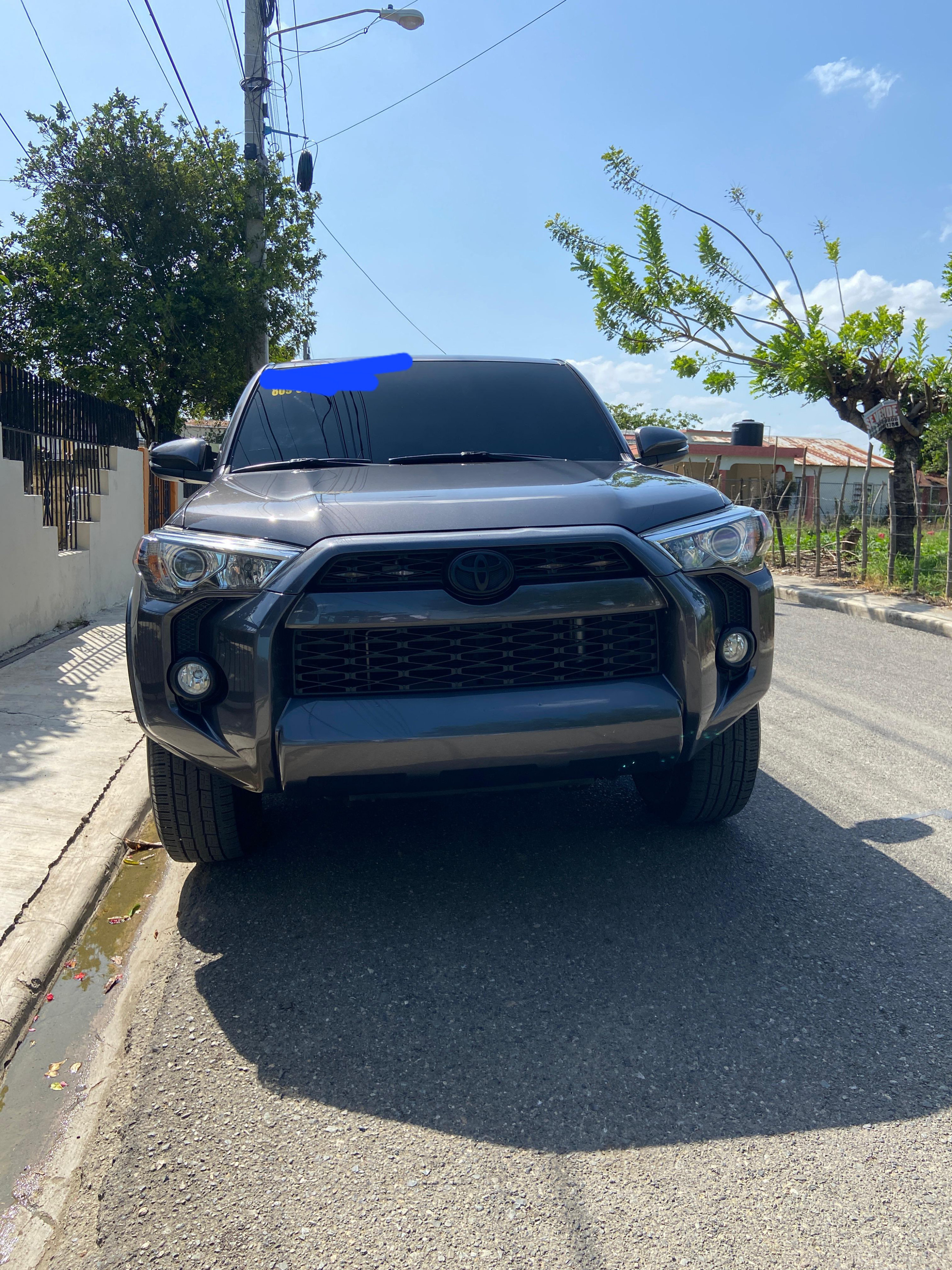 jeepetas y camionetas - Toyota 4runner Sr5 2018