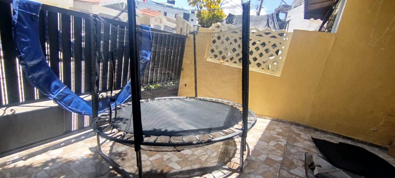 deportes - Oferta Trampolín 12 pies como nuevo, Resiste hasta 250 libras!! 0