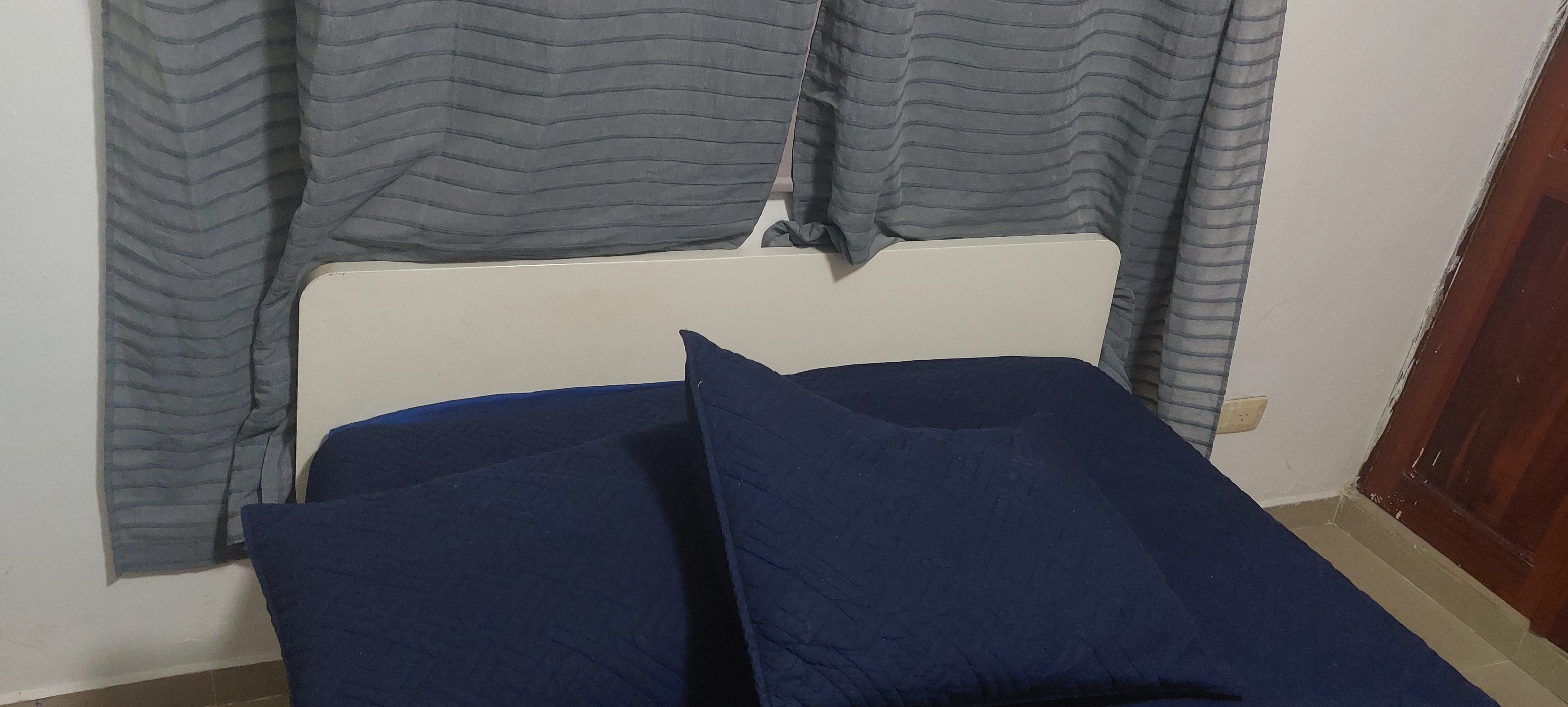 muebles y colchones - Vendo cama con colchon 0