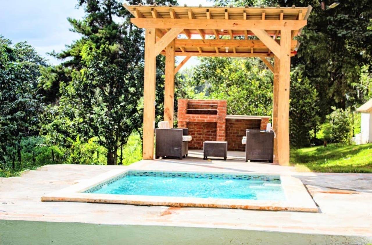 casas vacacionales y villas - venta de Villa amueblada en Jarabacoa con picuzzi 4,700mts República Dominicana  1