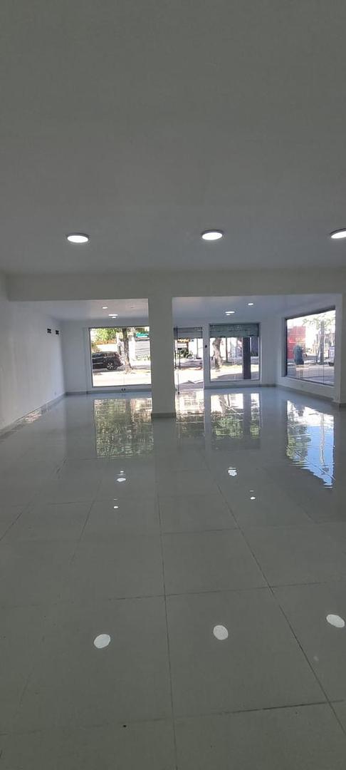 oficinas y locales comerciales - Local en Alquiler en Mirador Norte 7
