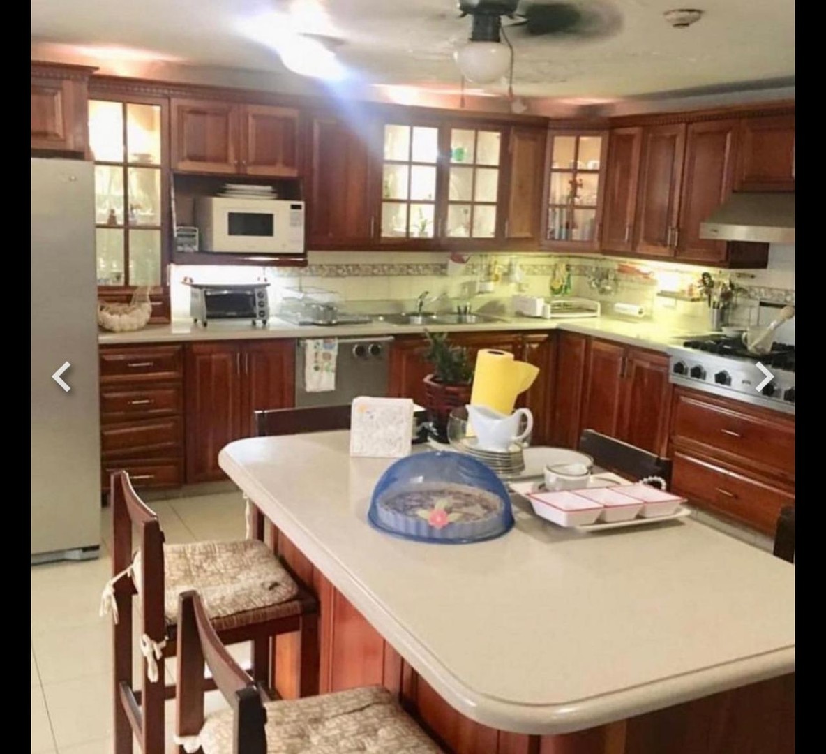 apartamentos - Casa en Venta Piantini

Casa de 2 niveles en Piantini con 405 metros de terreno 