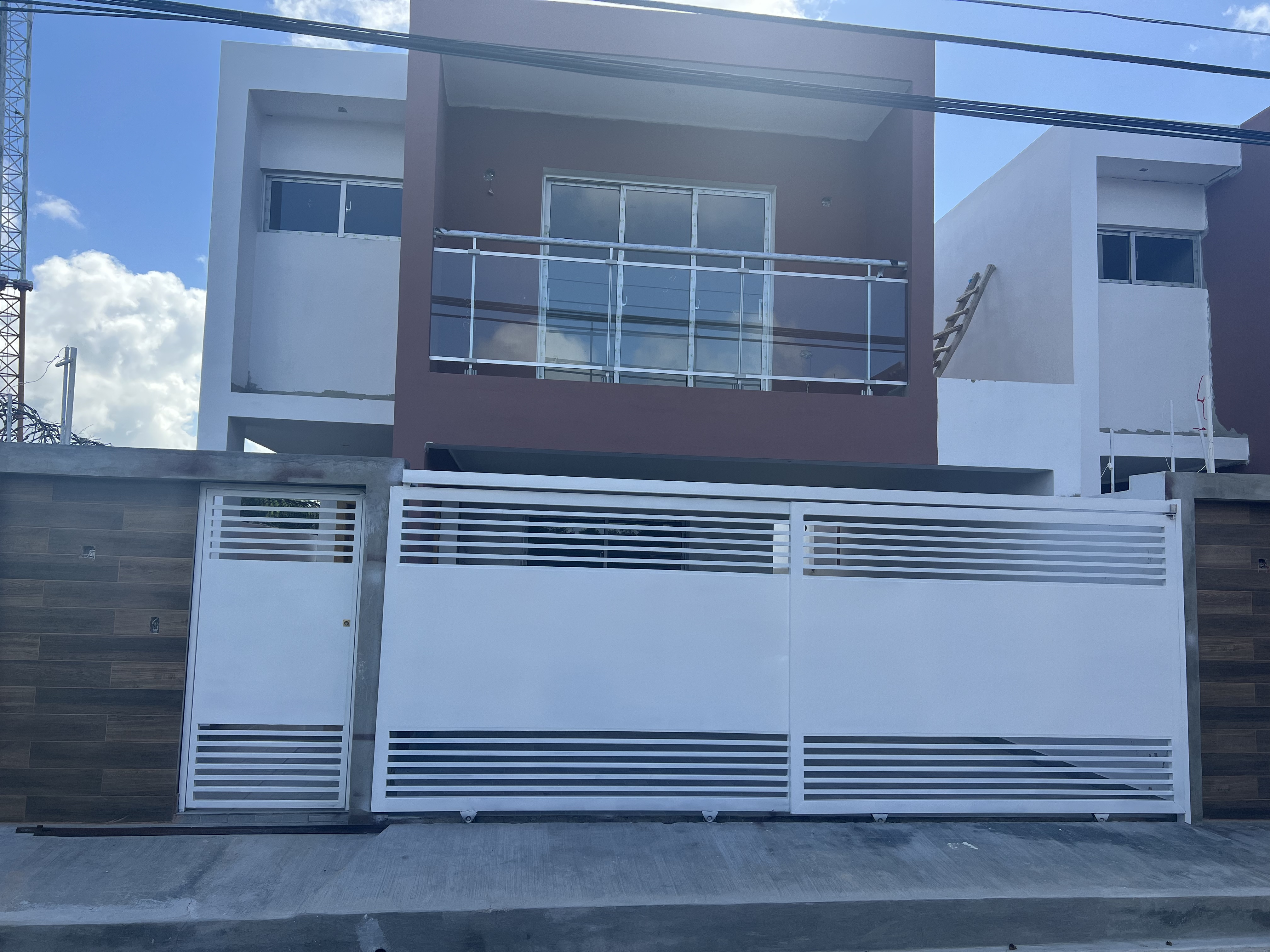casas - Casa en la autopista de san Isidro brisa 8 Santo Domingo este