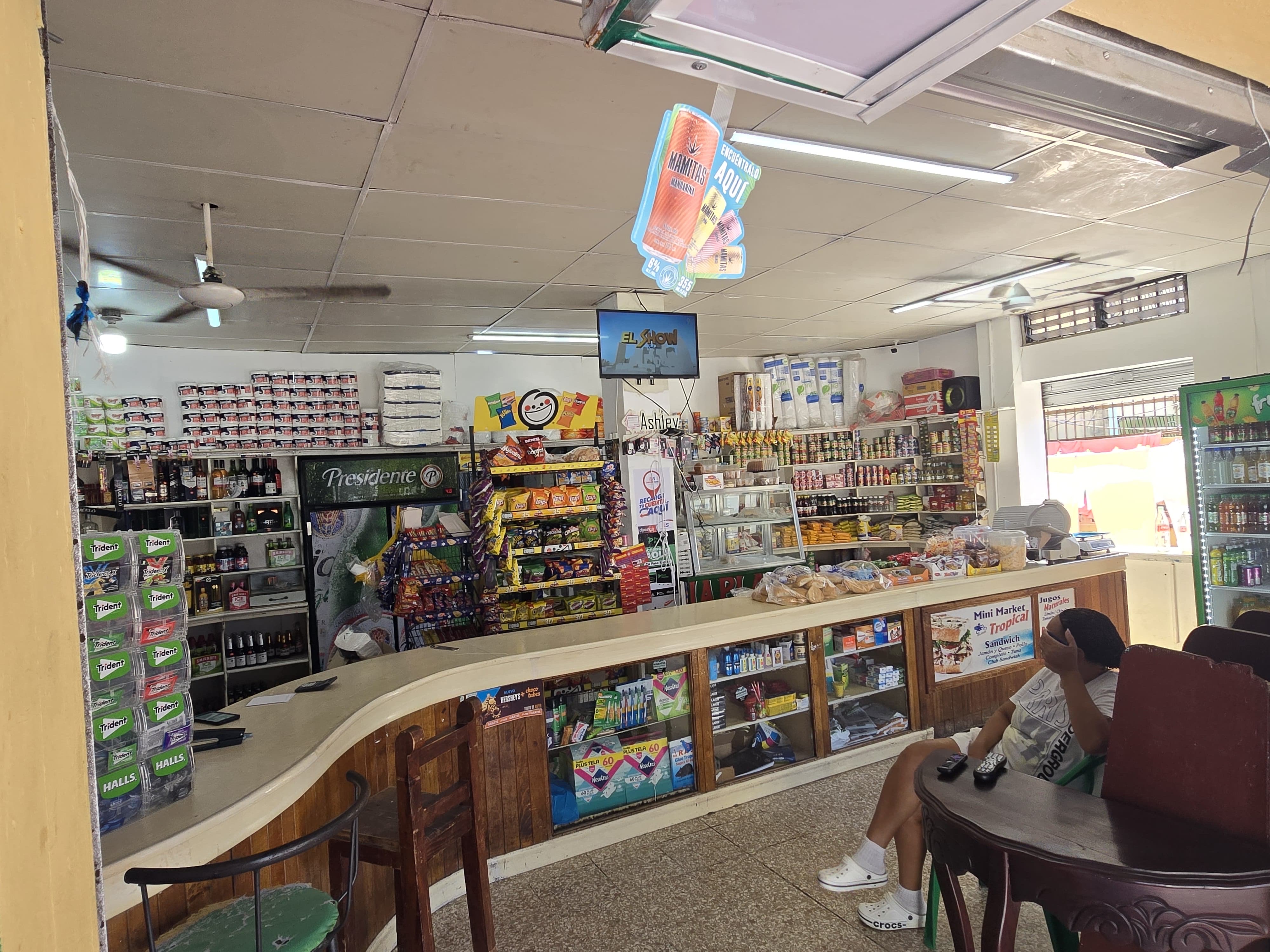oficinas y locales comerciales - colmado en venta 