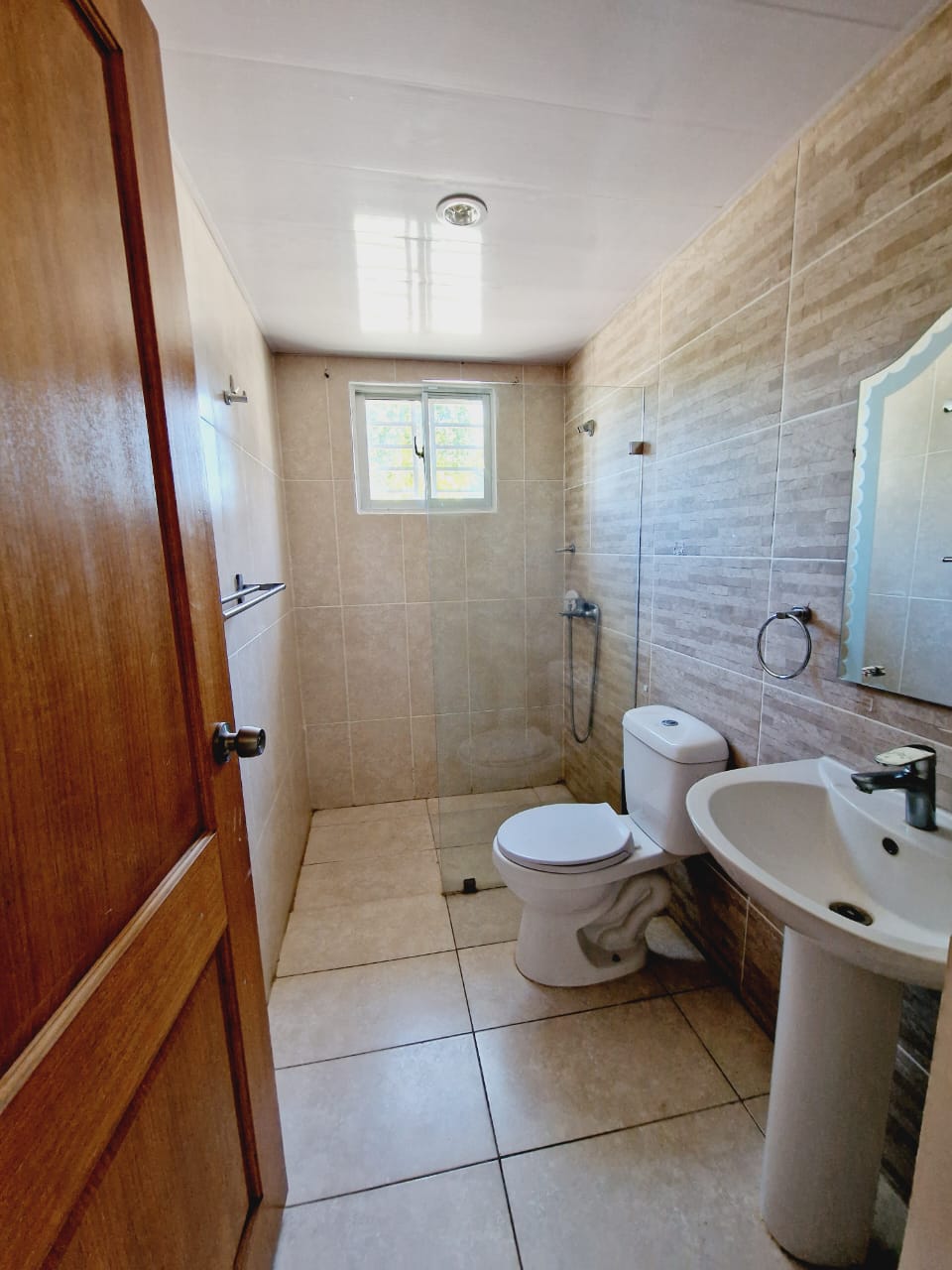 apartamentos - En venta apto de  2 habitaciones  2 baños Sala com 6