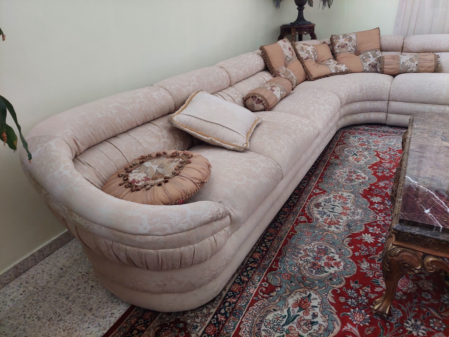 muebles y colchones - Vendo Hermoso juego de sala (SOFA, MESA Y BUTACAS)
 3