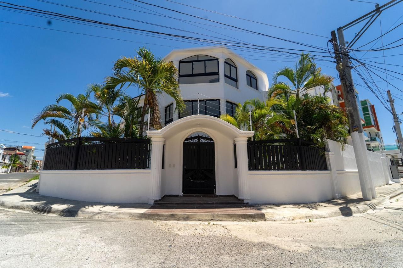 casas - EXCLUSIVA CASA EN VENTA EN SANTO DOMINGO  0
