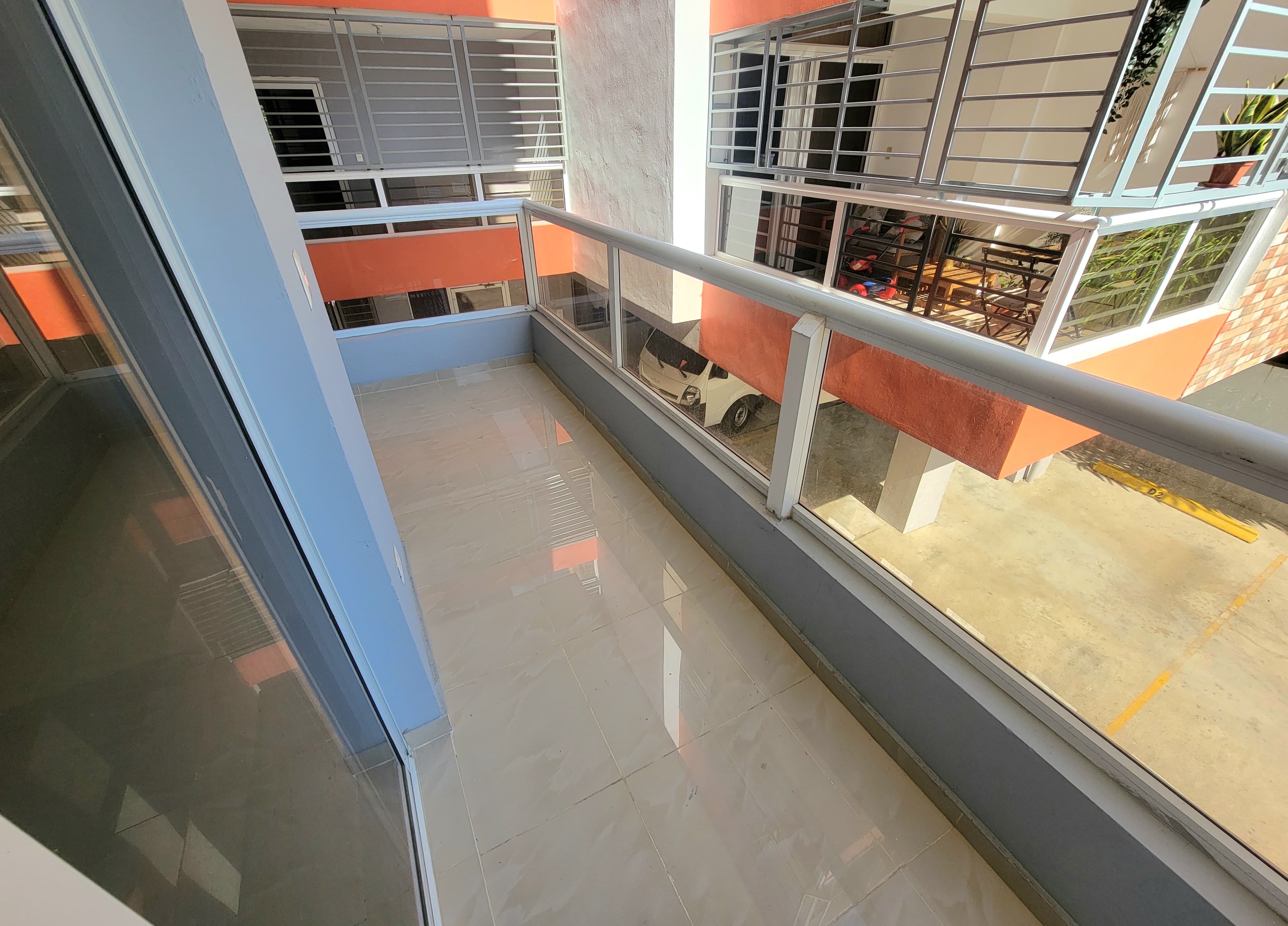 apartamentos - venta de apartamento 2do piso con 3 parqueos reparto los 3 ojos Santo Domingo  6