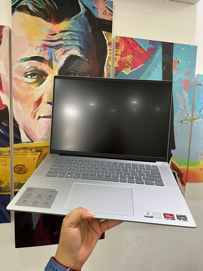 computadoras y laptops - Laptop Dell Inspiron 16 Ryzen 7 / 1TB SSD / 16gb RAM / 16-inch  0