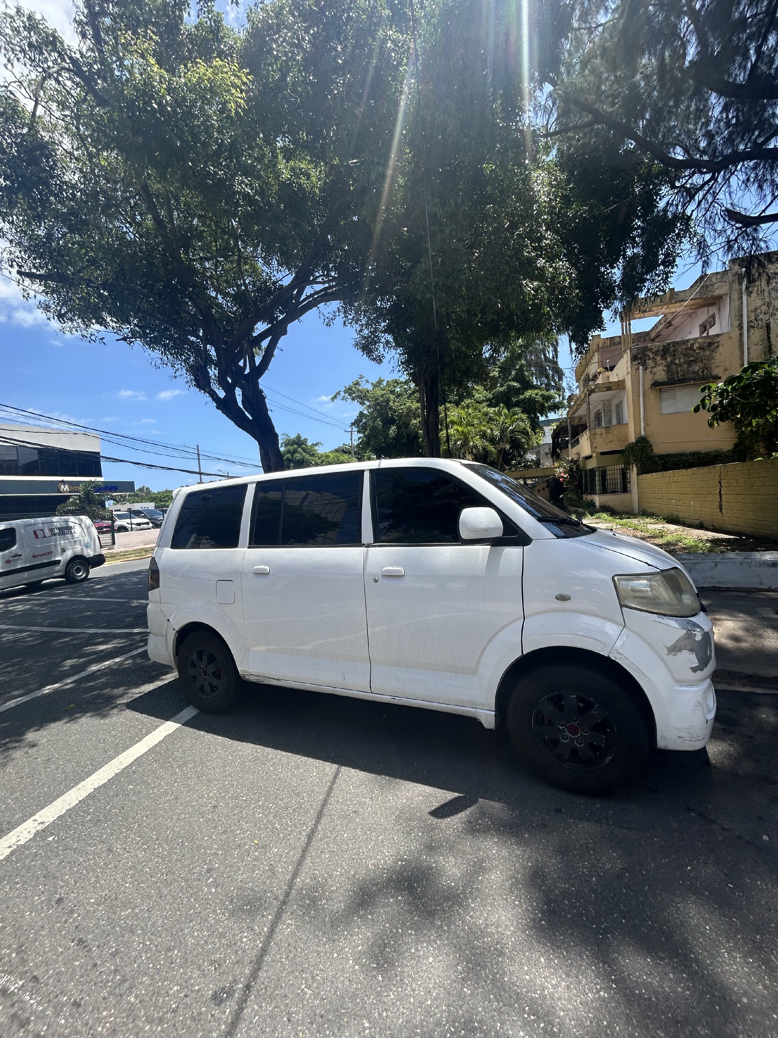 jeepetas y camionetas - Se vende Suzuki APV 2011- Automático, gasolina y gas 1