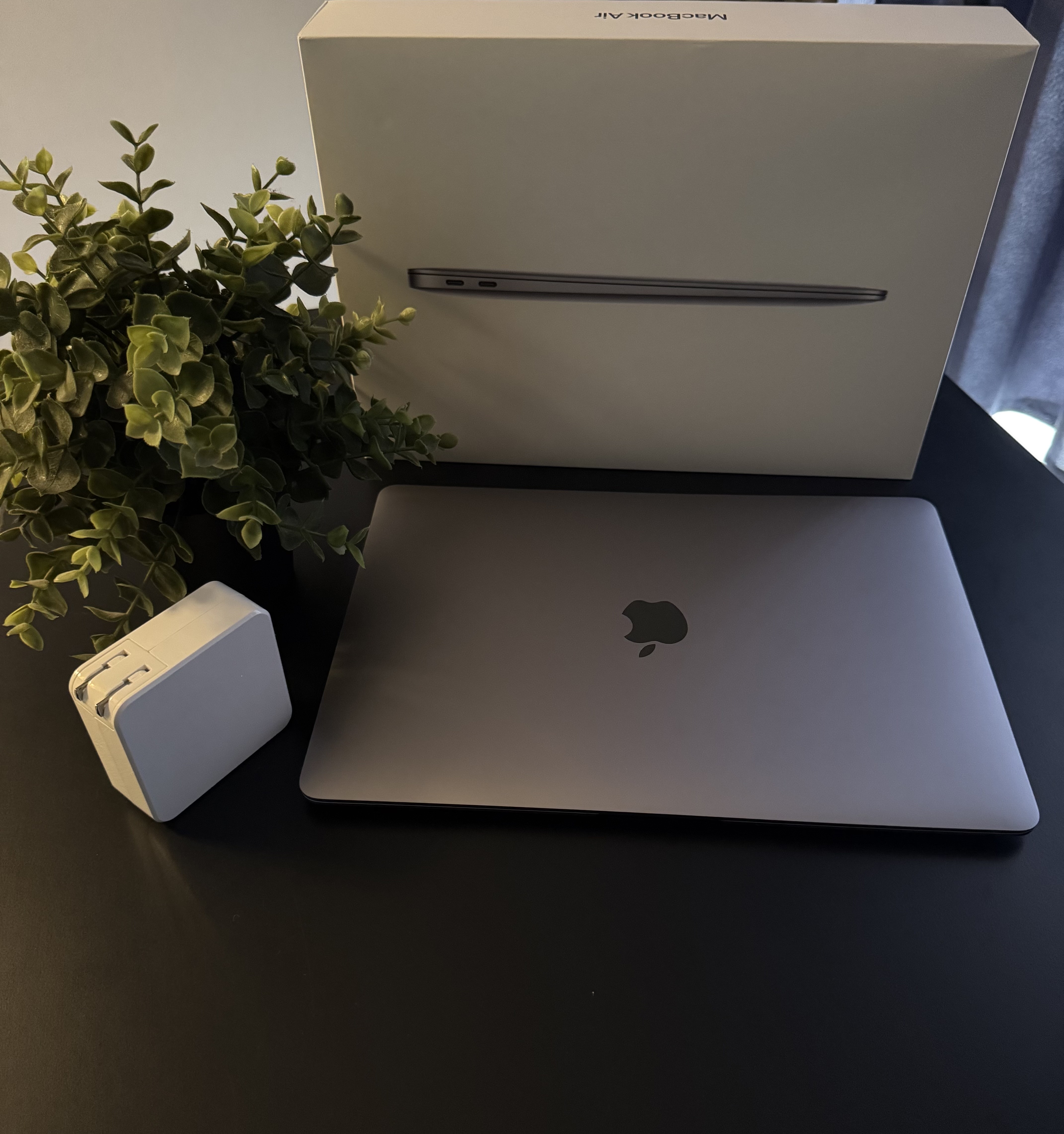 computadoras y laptops - MacBook Air M1
256 GB y 8 Ram
 0