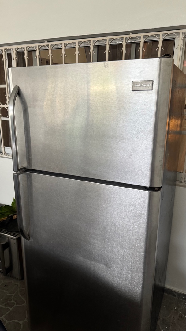 electrodomesticos - Nevera Frigidaire  3