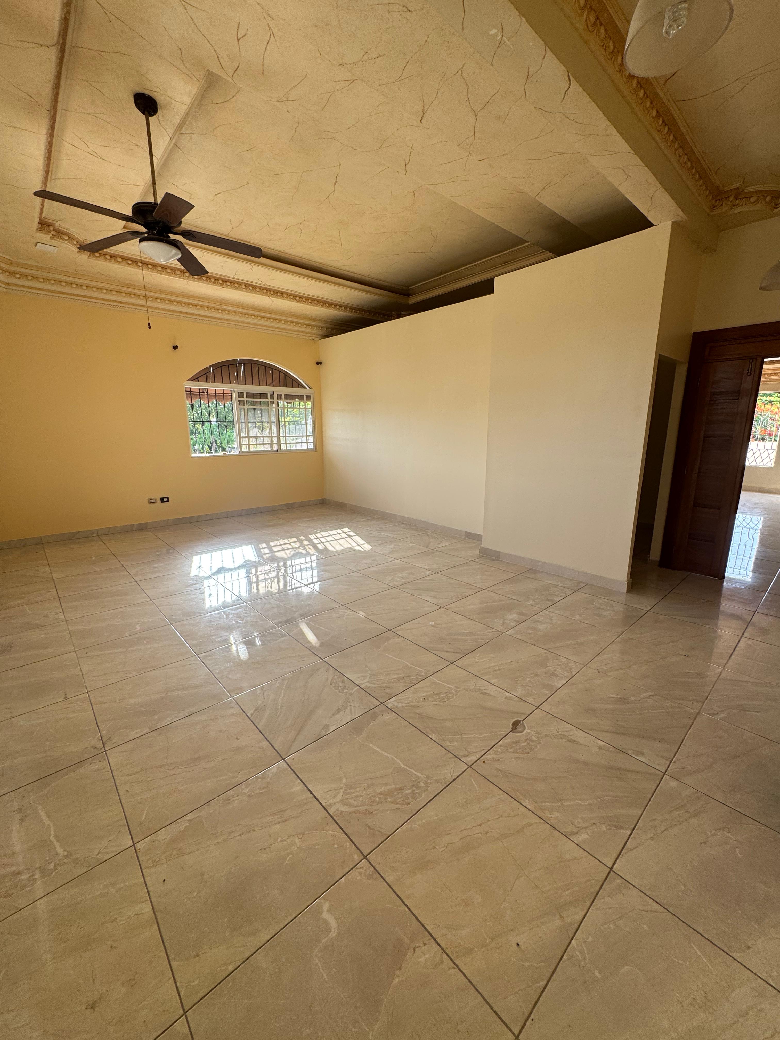 casas - Apartamento en alquiler. 2do y 3er nivel! 4