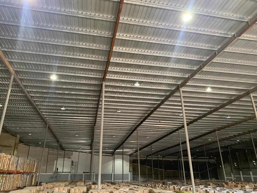 oficinas y locales comerciales - Nave en venta en Los Peralejos de 8,000m2 de construccion 3