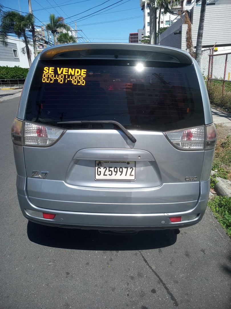 jeepetas y camionetas - Vendo Jeepeta Mitsubishi 2011 9
