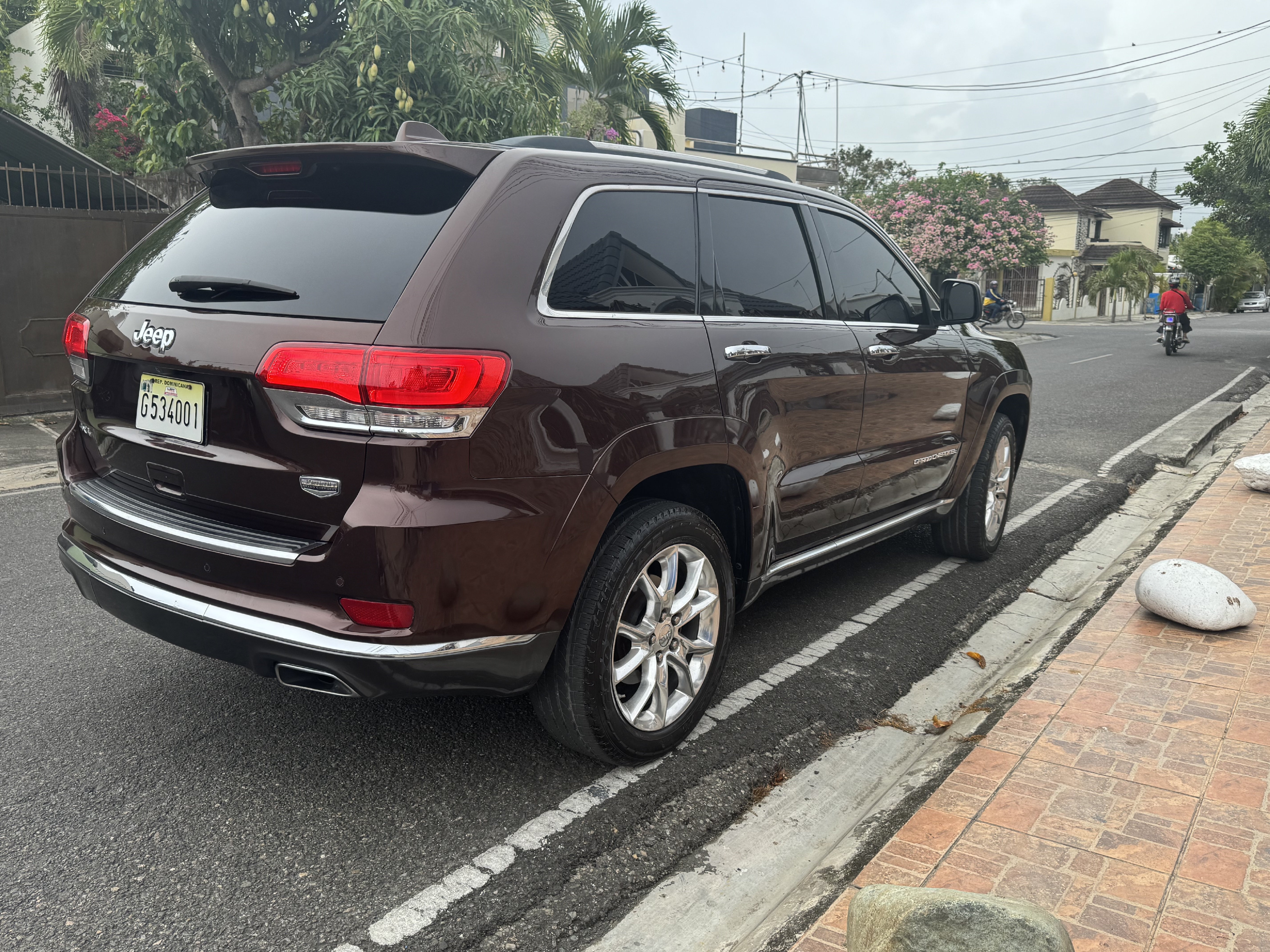 jeepetas y camionetas - Jepp Grand Cherokee Summit 2014 5