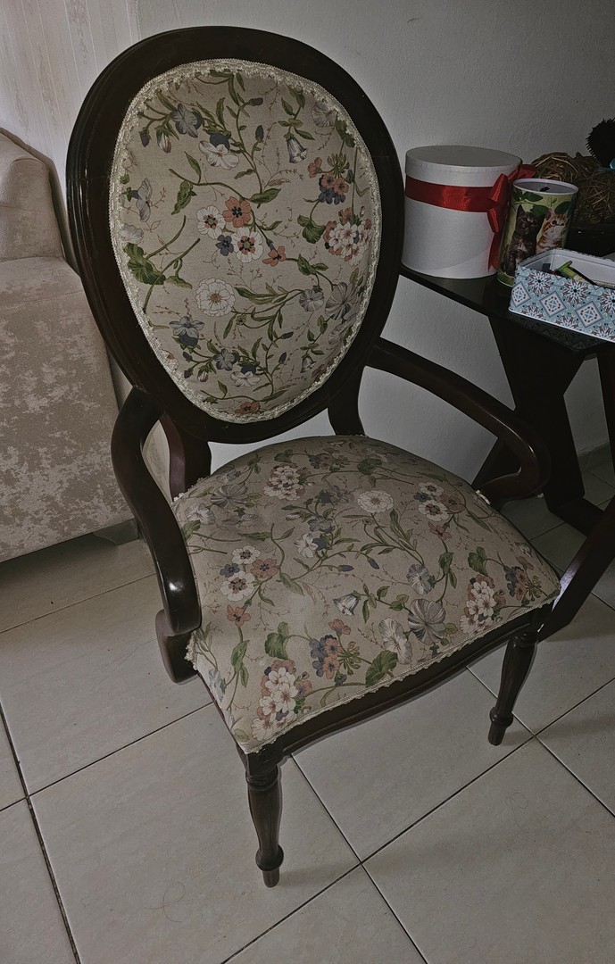 muebles y colchones - Butacas en caoba