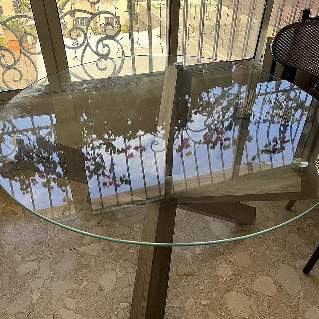 muebles y colchones - Vendo juego de comedor de Cristal de Ilumel totalmente nuevo sin estrenar  0