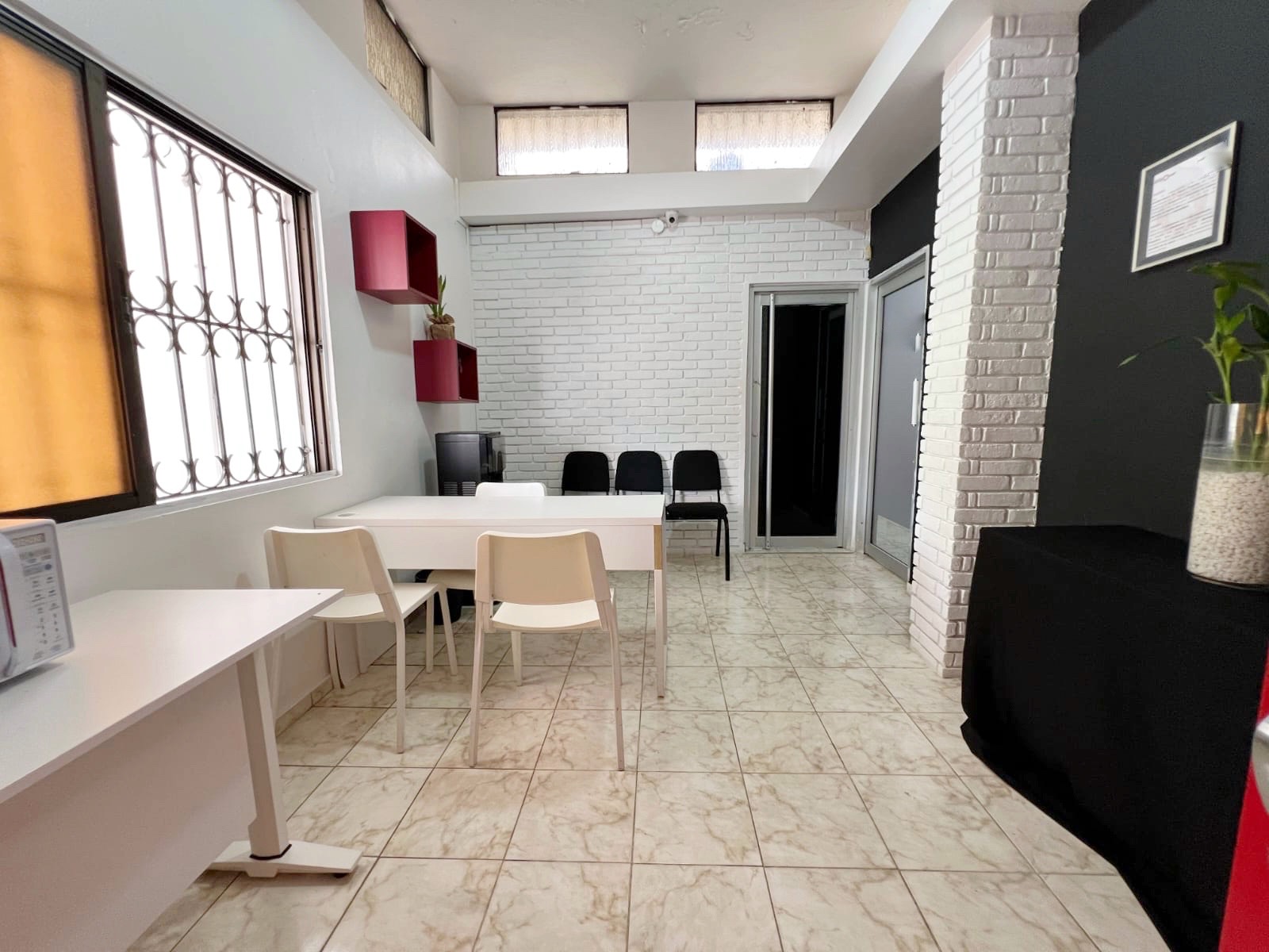 oficinas y locales comerciales - Propiedad comercial en los Prados 8