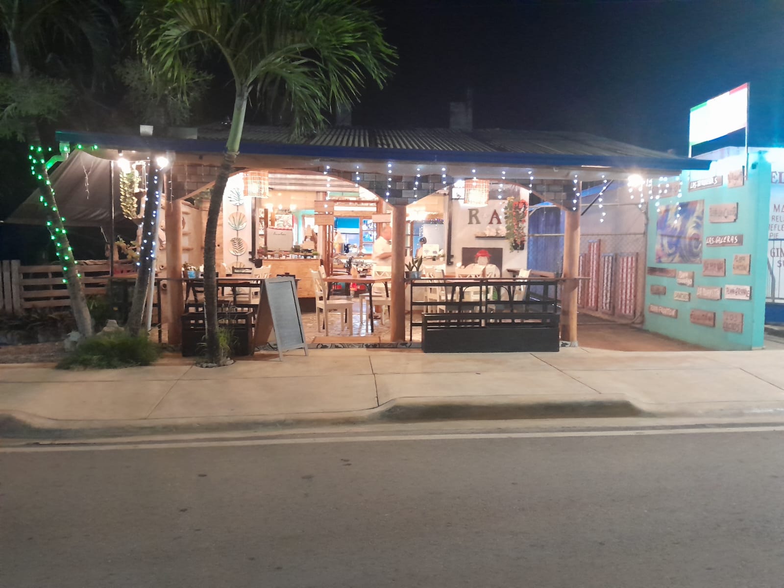 oficinas y locales comerciales - En venta: Pequeño restaurante familiar