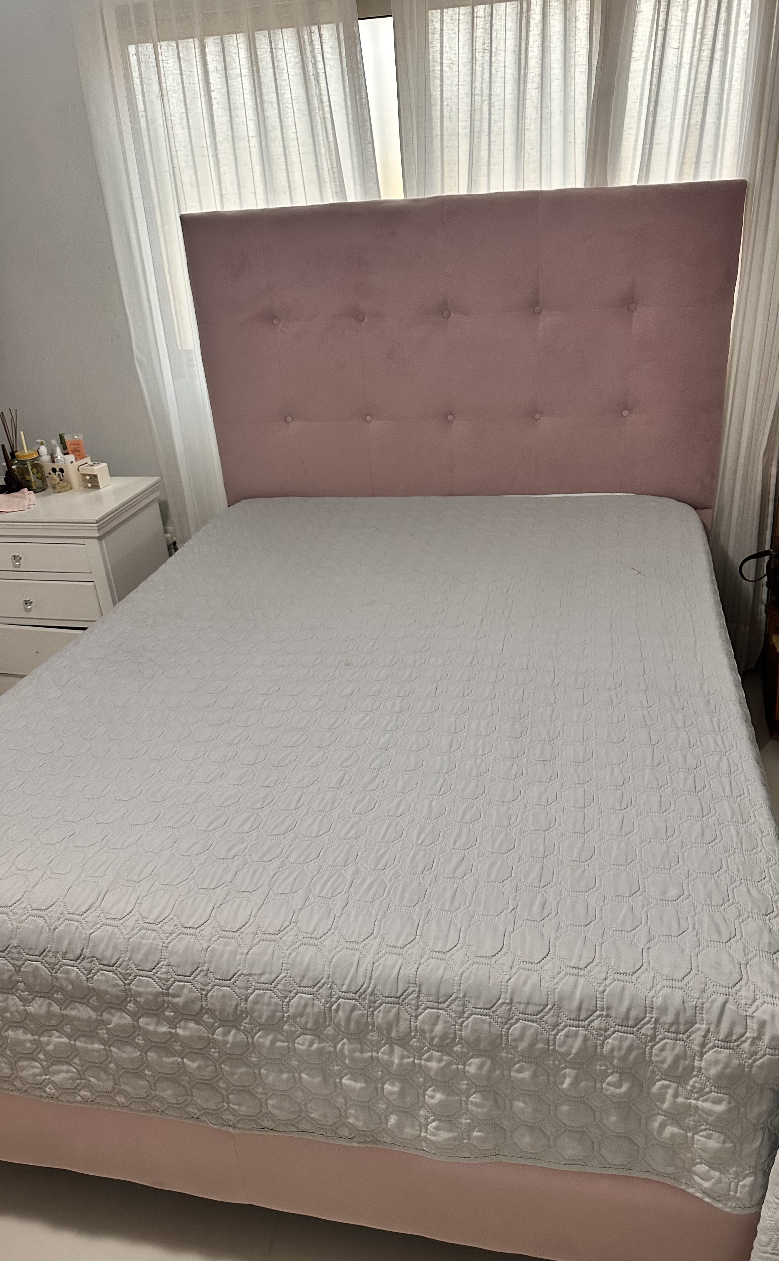 muebles y colchones - Juego de gavetero / Base cama queen 0