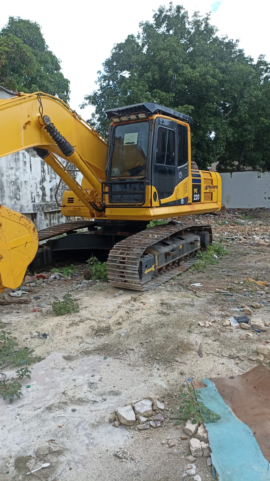 camiones y vehiculos pesados - Komatsu pc220 excavadora en venta  6