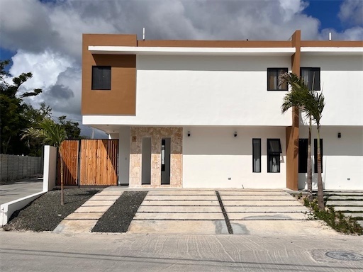 casas vacacionales y villas - Venta de Villa townhouse con piscina en Bavaro punta cana zona turística 6