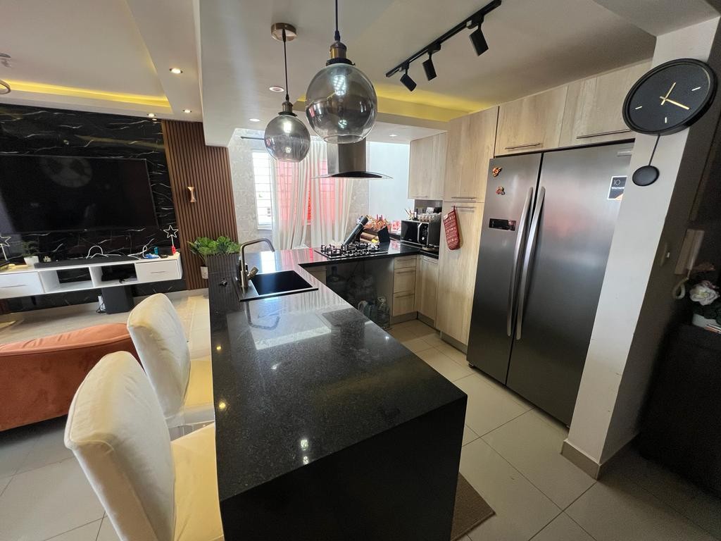 apartamentos - SAN ISIDRO RESIDENCIAL FERNÁNDEZ ORIENTAL APARTAMENTO 4TO NIVEL TECHO  PRIVADO 3