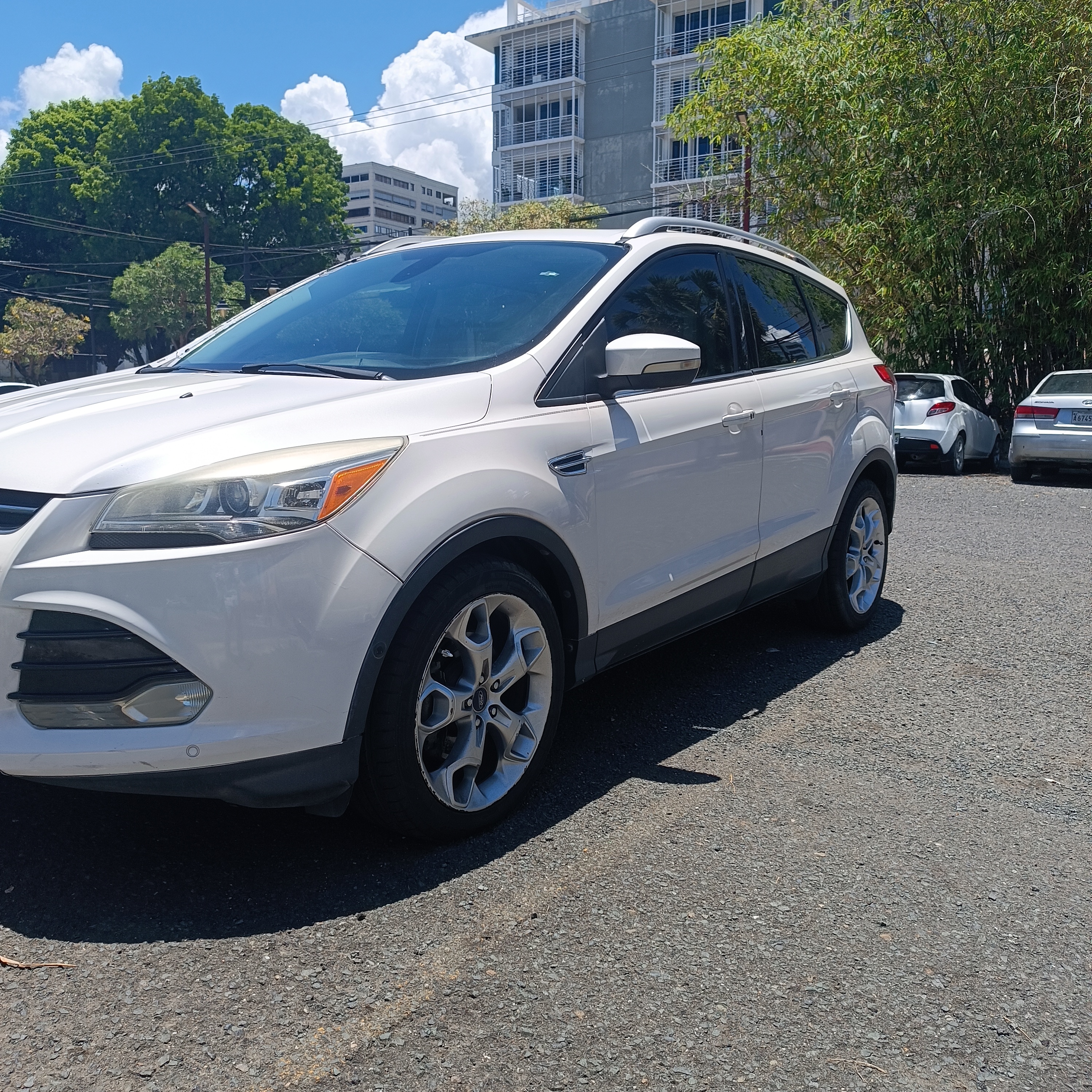 jeepetas y camionetas - 🔥 ¡OPORTUNIDAD! Ford Escape Titanium 2014 4