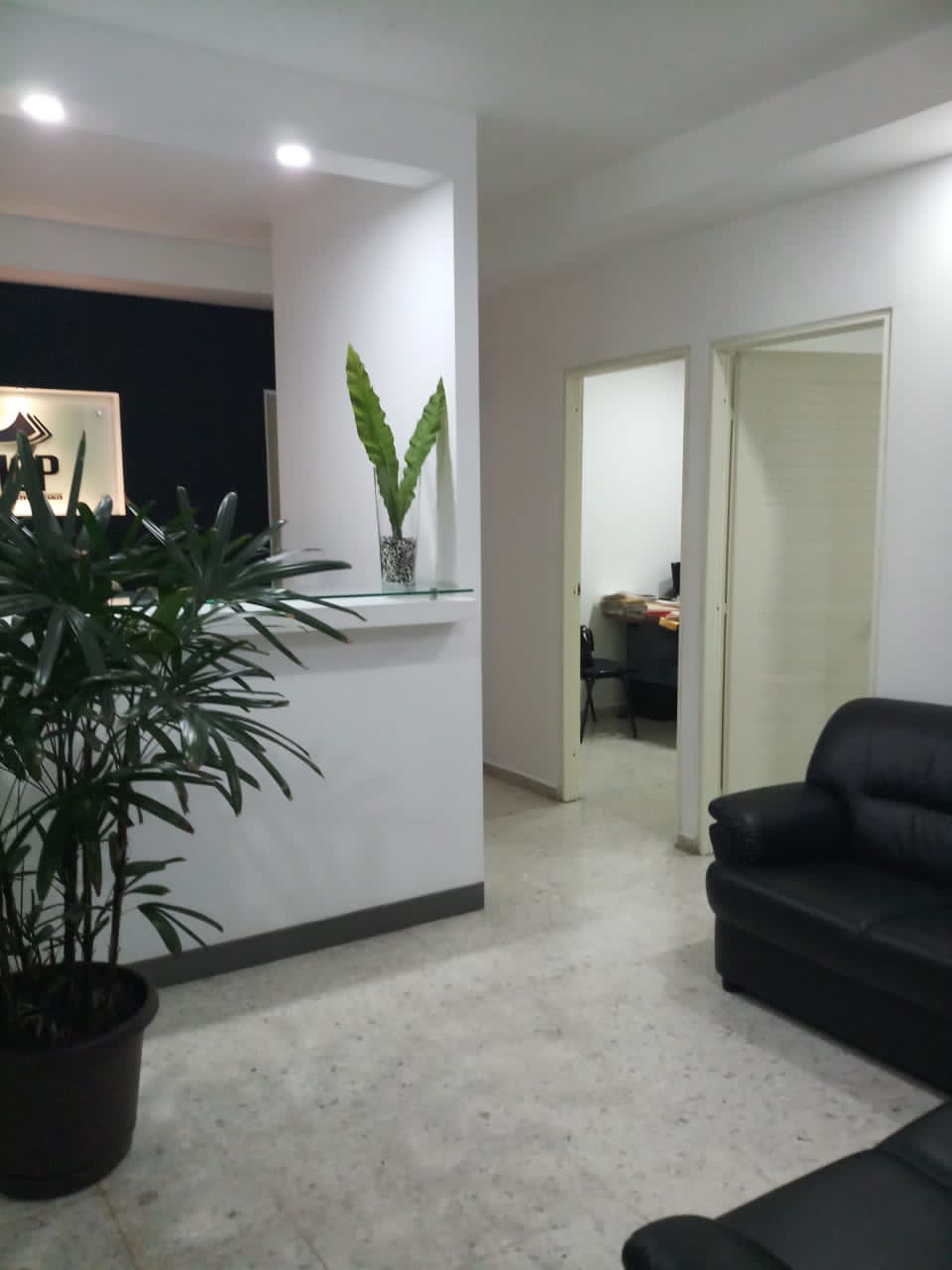 oficinas y locales comerciales - NACO/LOCAL COMERCIAL 3oficinas, reception, 1baño y
