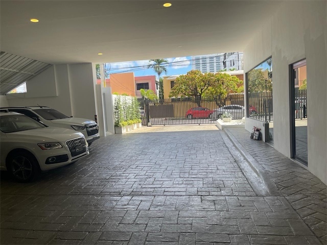apartamentos - Venta de apartamento piso alto en Serralles Distrito Nacional Santo Domingo  5
