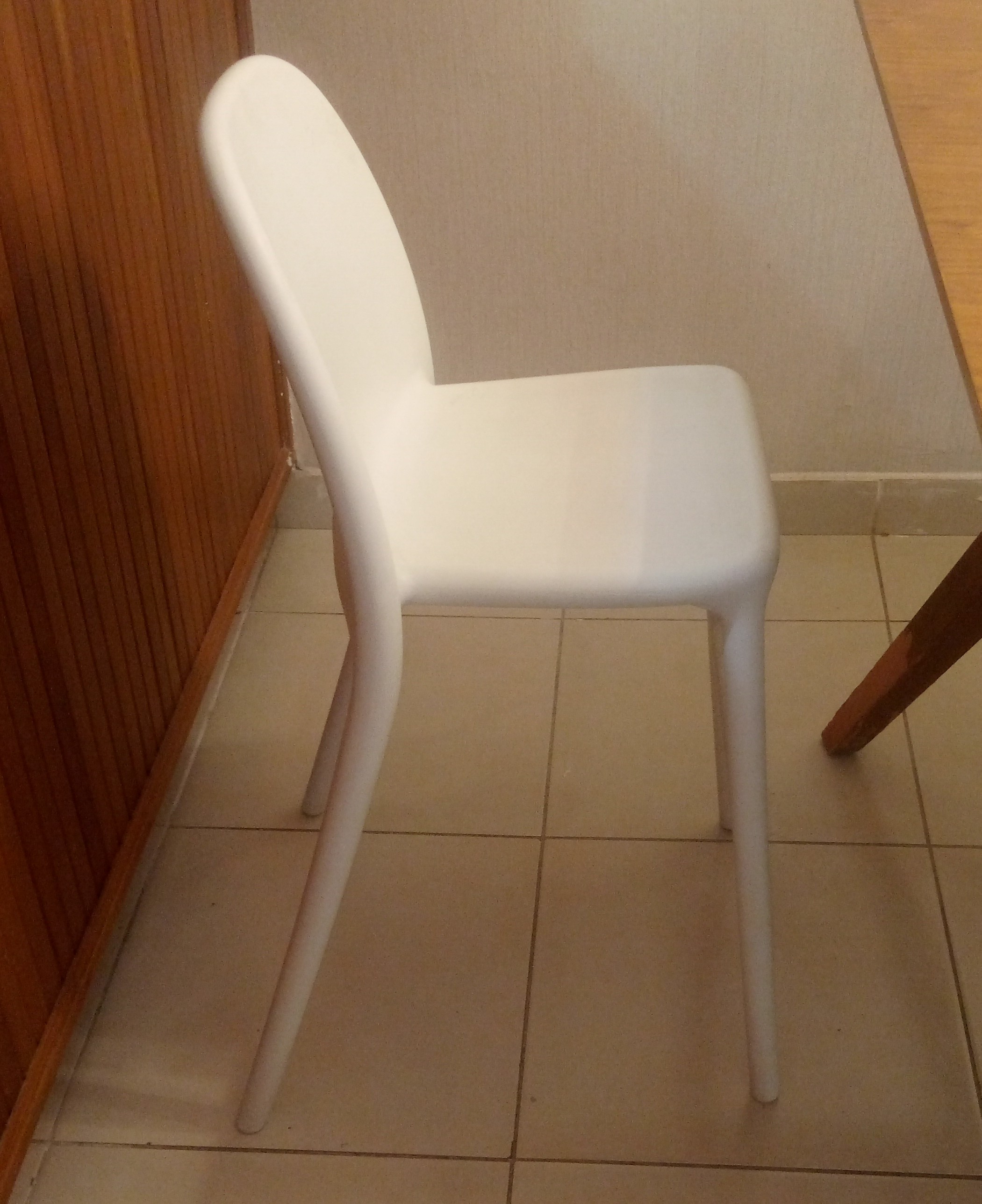 coches y sillas -   Silla moderna Blanca Ligera y resistente, para bebés y Niños . 0